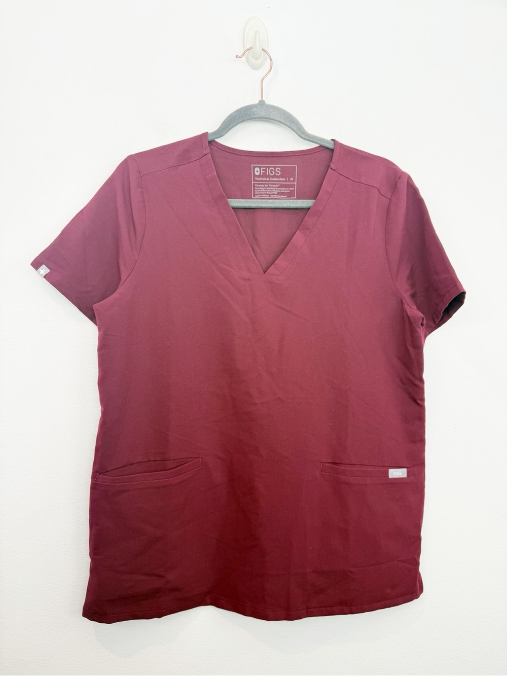 FIGS Technical Collection Casma Three Pocket ScrubTop Burgundy Size Medium